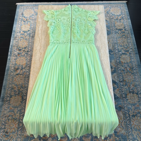 NWT Karen Millen Guipure Lace Pleated Skirt Midi Dress. Sold Out! - Picture 8 of 16